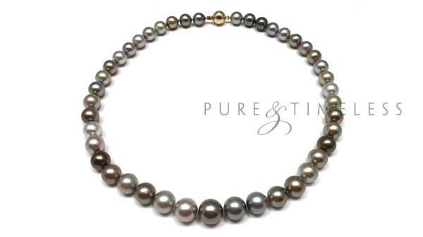 Multicolor Tahiti parelketting in diverse grijs tinten