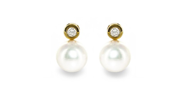 Gouden 8,5-9 mm Akoya parel oorstekers met diamant