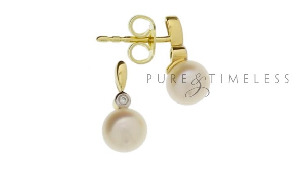 Oorknoppen parel en diamant 0.02ct