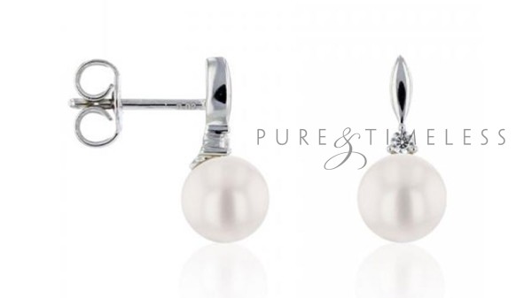 Parel oorknopjes 6-6,5 mm met diamant