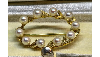 Geelgouden Akoya parelbroche
