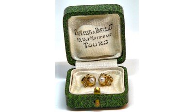 Geelgouden Akoya Oorstekers met diamant