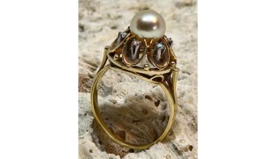 Kroonvormige Akoya Parelring met diamanten